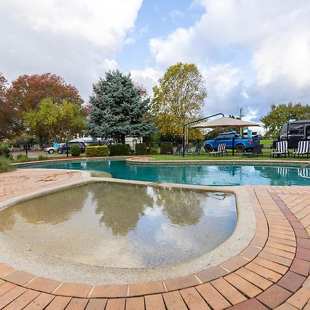 Nrma Bairnsdale Riverside Holiday Park Eksteriør billede