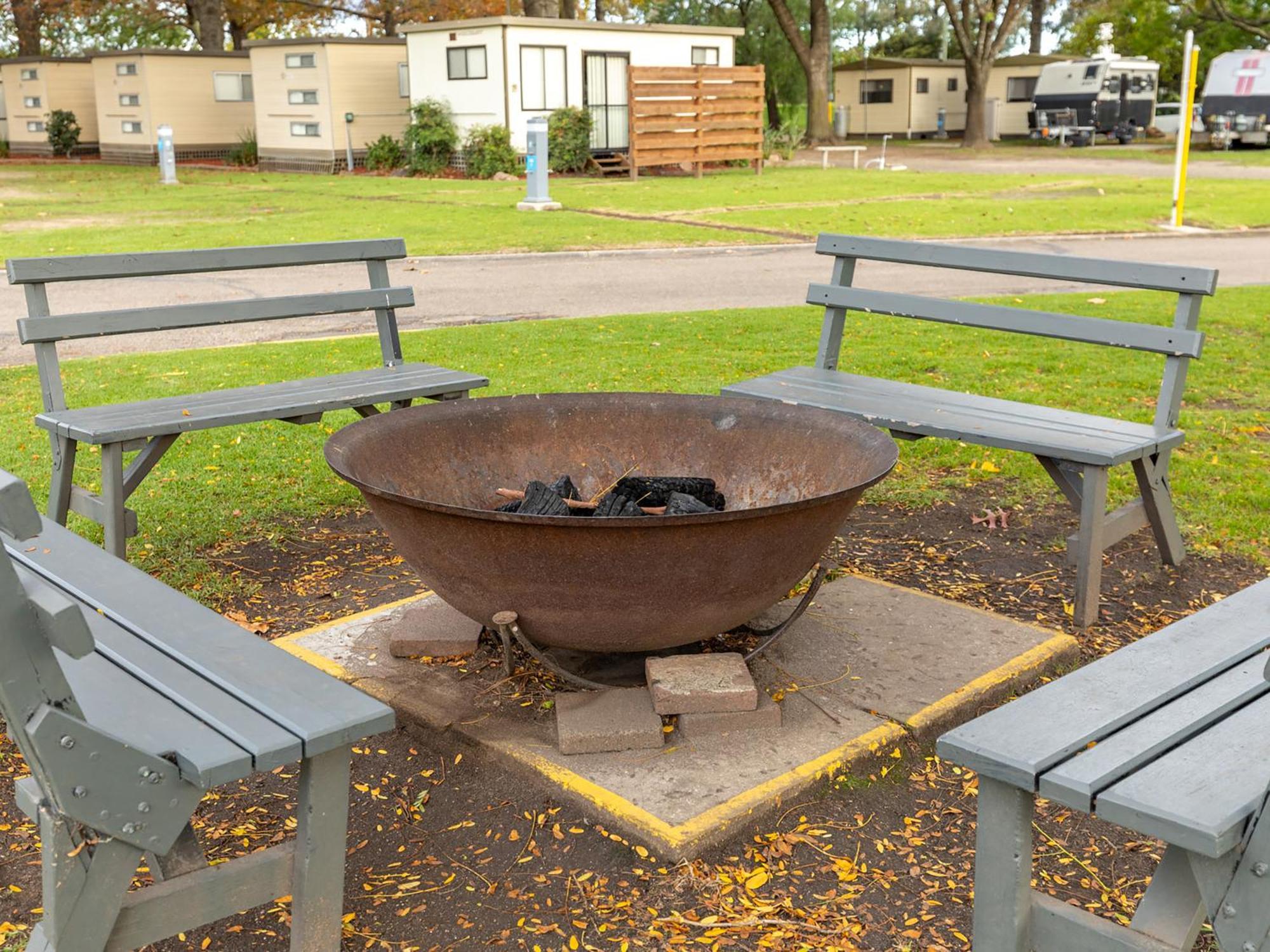 Nrma Bairnsdale Riverside Holiday Park Eksteriør billede